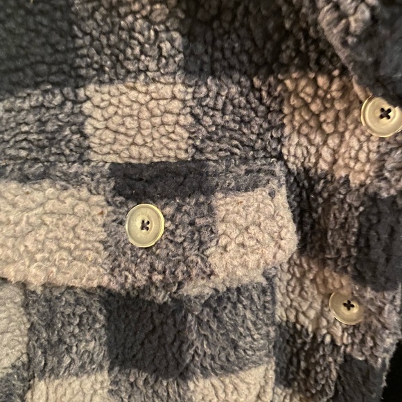 Democracy Cropped Sherpa Jacket L; Teddy Bear; Blue Checkered - Picture 4 of 6